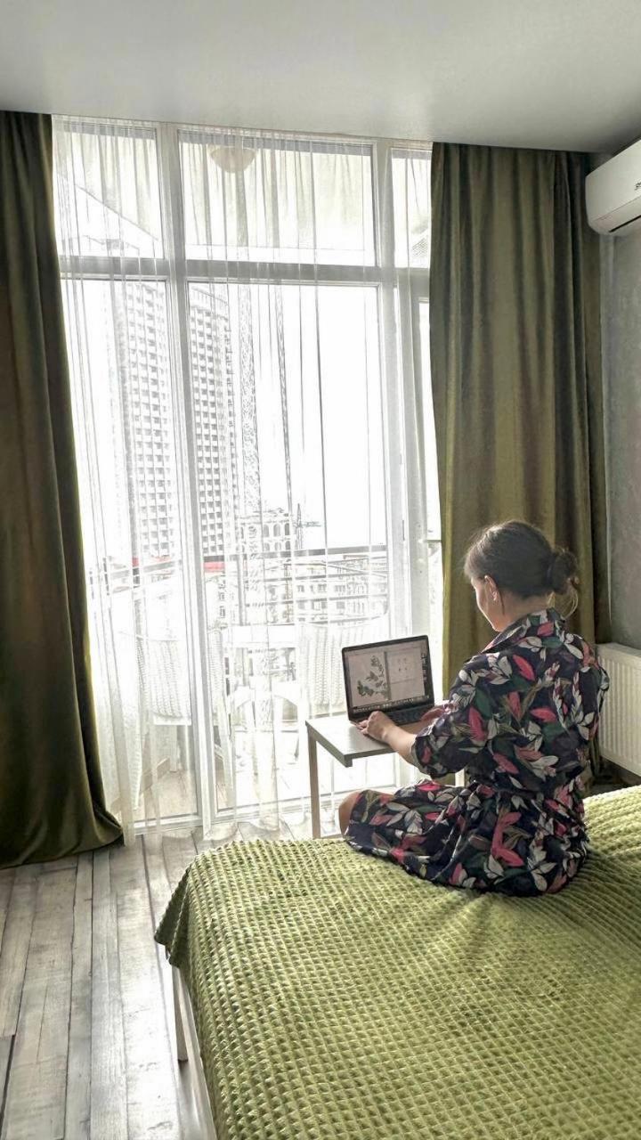 バトゥーミPirosmani 18D, 14 Floorアパートメント エクステリア 写真