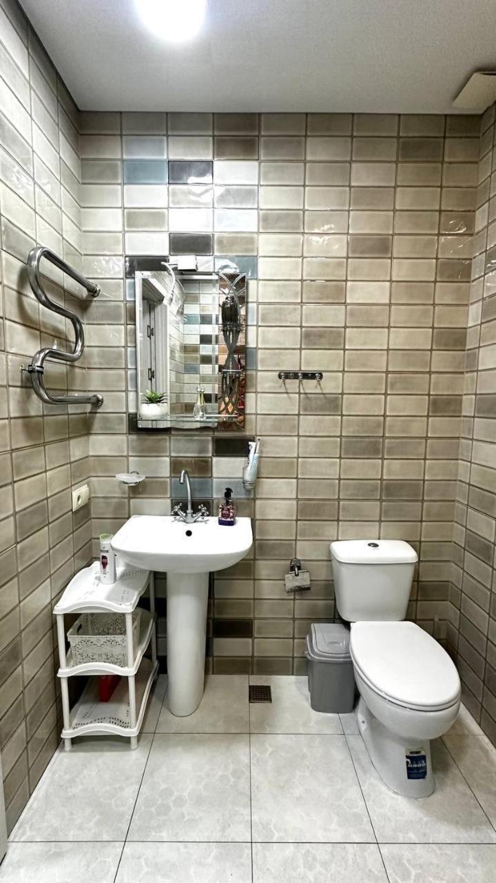 バトゥーミPirosmani 18D, 14 Floorアパートメント エクステリア 写真