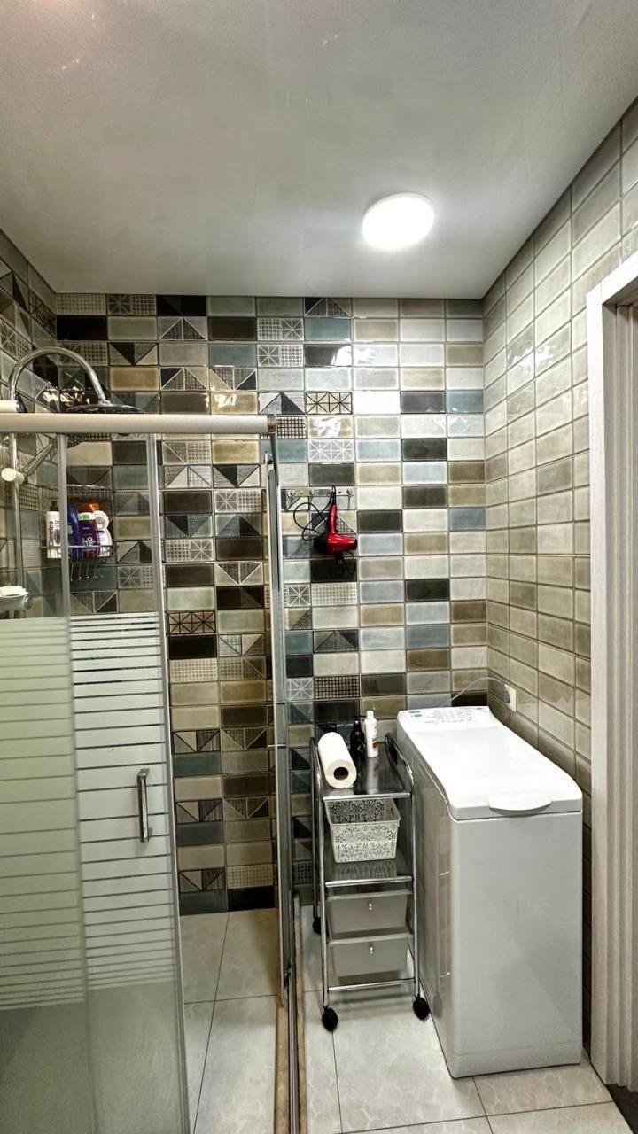 バトゥーミPirosmani 18D, 14 Floorアパートメント エクステリア 写真